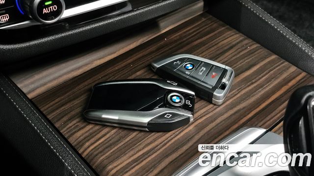 BMW 5-Series 520d xDrive M Sport Package Plus