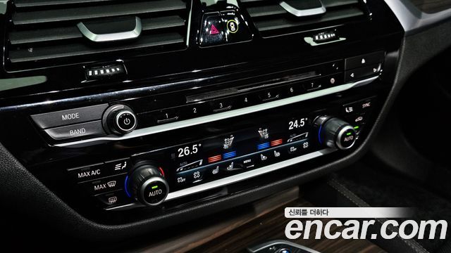 BMW 5-Series 520d xDrive M Sport Package Plus