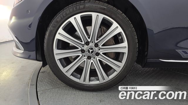 Mercedes-Benz E-Class E300e 4MATIC Exclusive