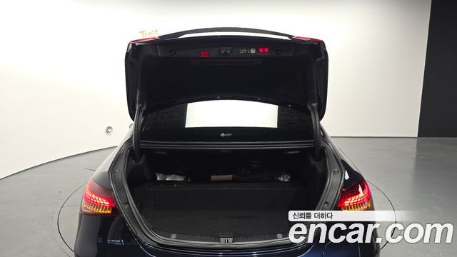Mercedes-Benz E-Class E300e 4MATIC Exclusive