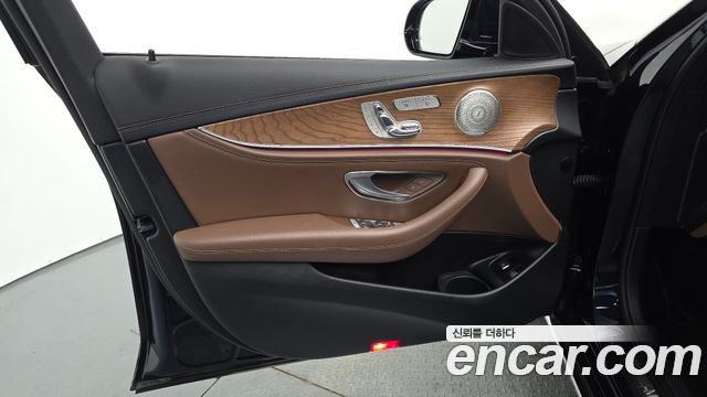 Mercedes-Benz E-Class E300e 4MATIC Exclusive