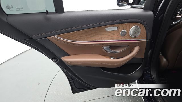 Mercedes-Benz E-Class E300e 4MATIC Exclusive