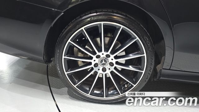 Mercedes-Benz E-Class E350 4MATIC AMG Line