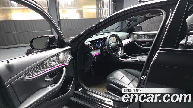 Mercedes-Benz E-Class E350 4MATIC AMG Line