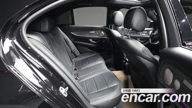 Mercedes-Benz E-Class E350 4MATIC AMG Line