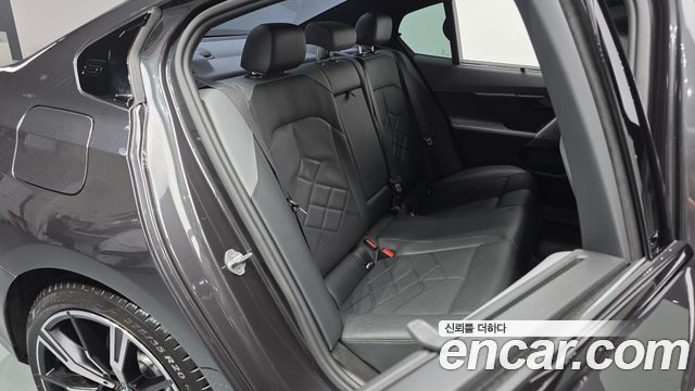 BMW 5-Series 530i xDrive M Sport
