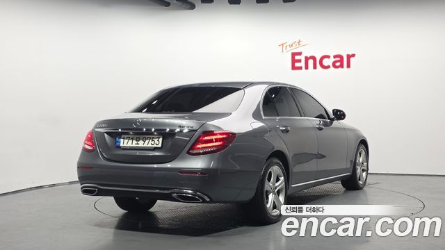 Mercedes-Benz E-Class E220d 4MATIC Avantgarde