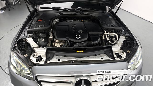 Mercedes-Benz E-Class E220d 4MATIC Avantgarde