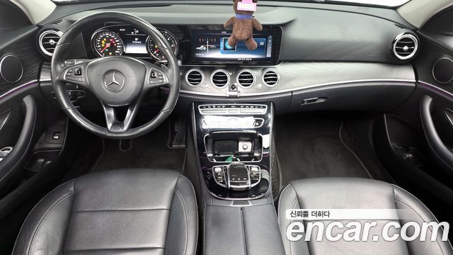 Mercedes-Benz E-Class E220d 4MATIC Avantgarde
