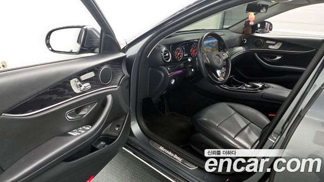 Mercedes-Benz E-Class E220d 4MATIC Avantgarde