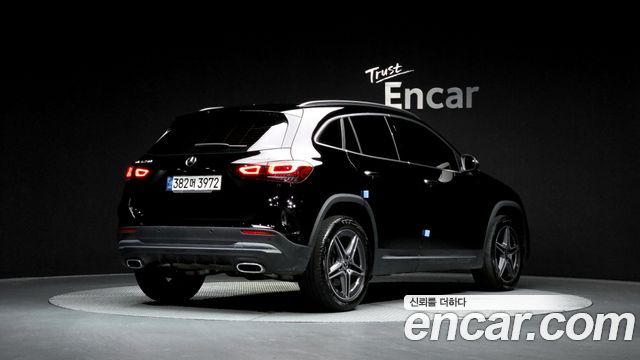 Mercedes-Benz GLA-Class GLA250 4MATIC