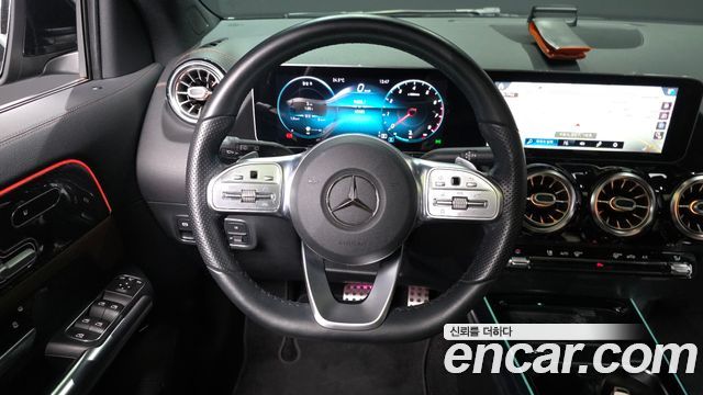 Mercedes-Benz GLA-Class GLA250 4MATIC
