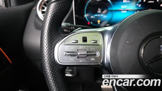 Mercedes-Benz GLA-Class GLA250 4MATIC