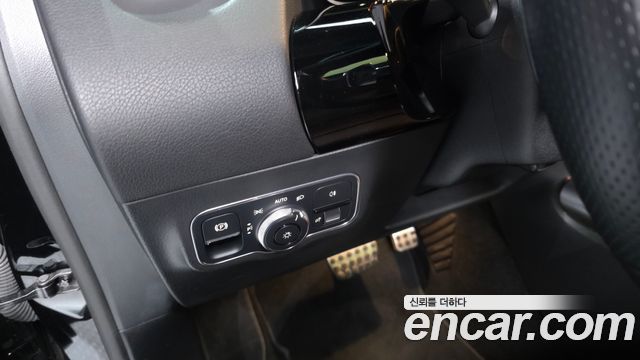 Mercedes-Benz GLA-Class GLA250 4MATIC