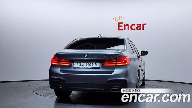 BMW 5-Series 530i M Sport Package Plus