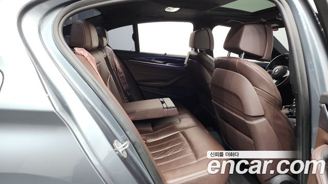 BMW 5-Series 530i M Sport Package Plus