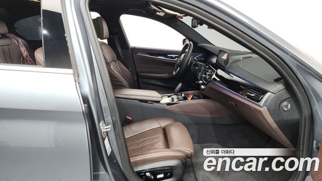 BMW 5-Series 530i M Sport Package Plus