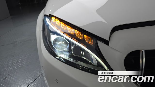 Mercedes-Benz C-Class C200 Avantgarde