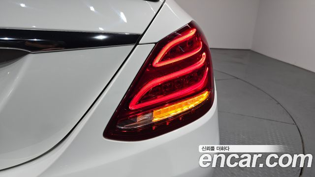 Mercedes-Benz C-Class C200 Avantgarde