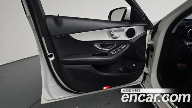 Mercedes-Benz C-Class C200 Avantgarde