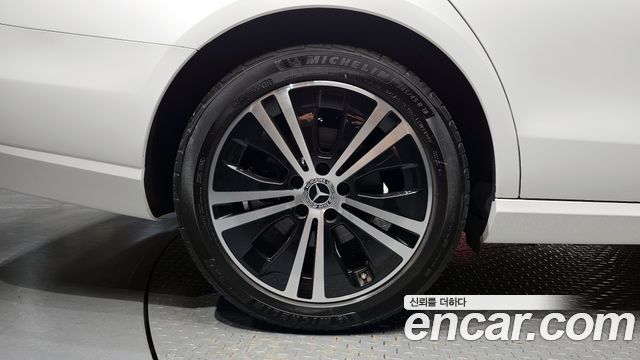 Mercedes-Benz E-Class E250 Avantgarde