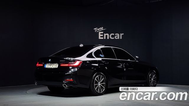 BMW 3-Series 320i