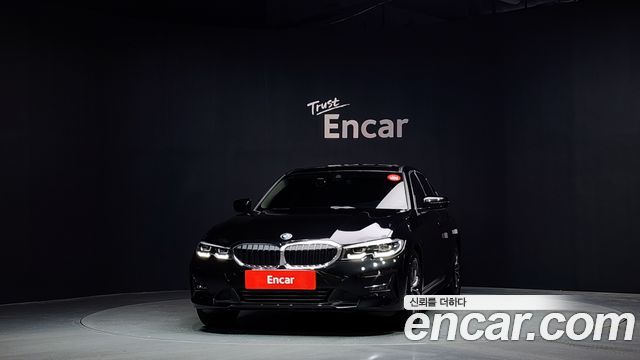 BMW 3-Series 320i