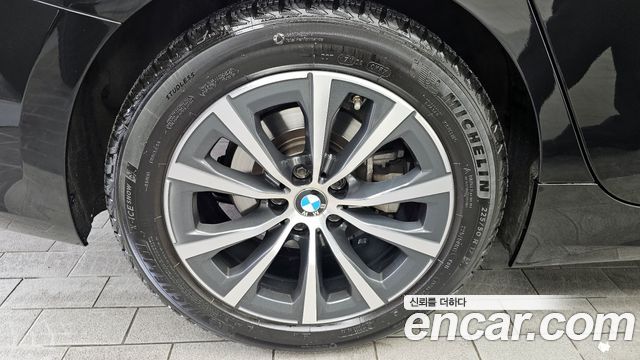 BMW 3-Series 320i