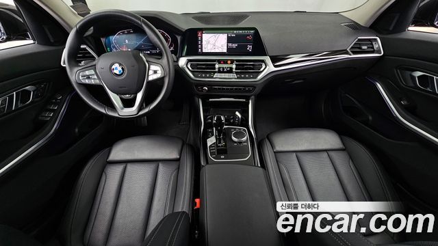 BMW 3-Series 320i