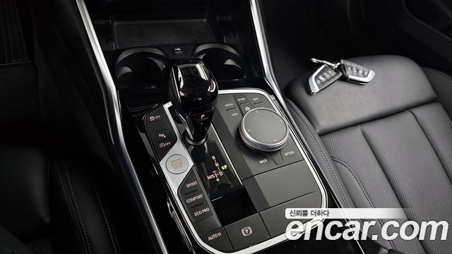 BMW 3-Series 320i