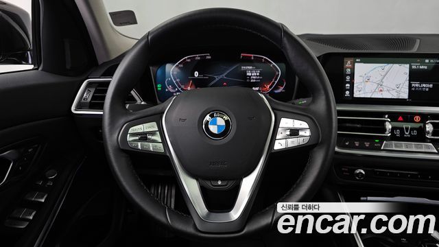 BMW 3-Series 320i
