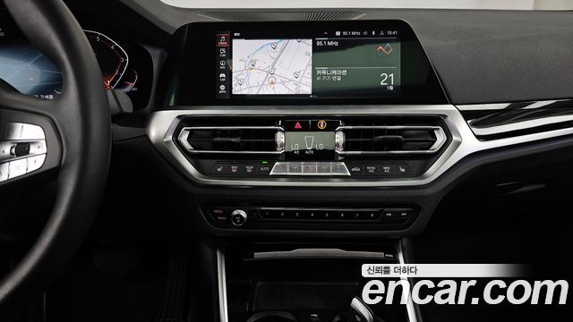 BMW 3-Series 320i