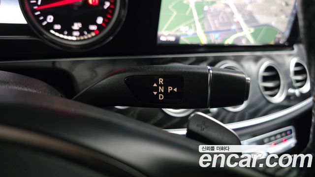 Mercedes-Benz E-Class E200 Avantgarde