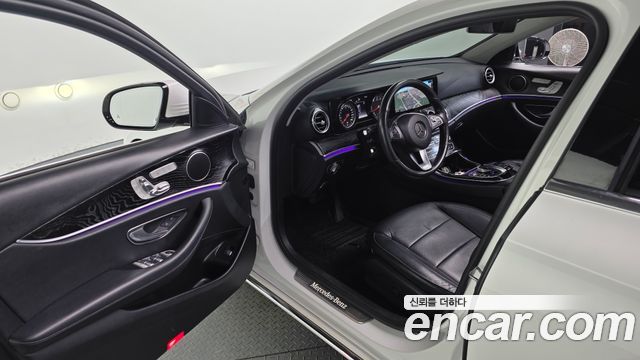 Mercedes-Benz E-Class E200 Avantgarde