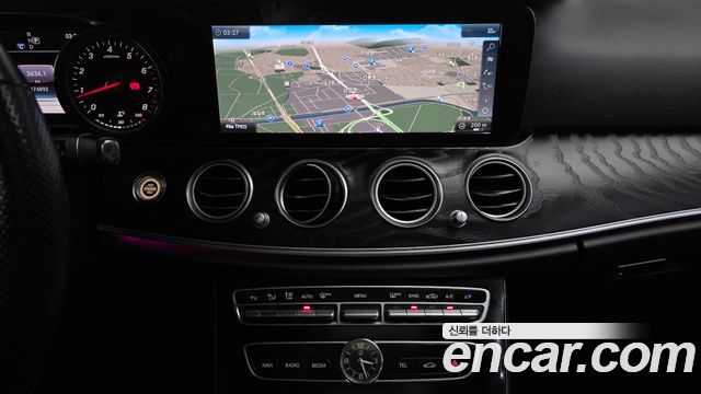 Mercedes-Benz E-Class E200 Avantgarde
