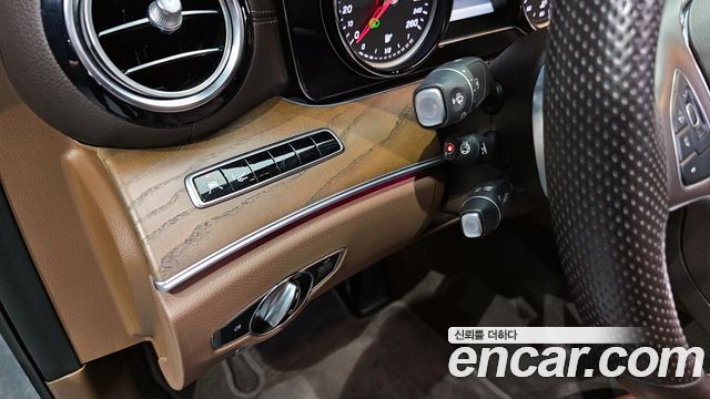 Mercedes-Benz E-Class E220d 4MATIC Exclusive