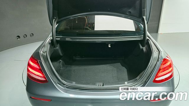 Mercedes-Benz E-Class E220d 4MATIC Exclusive