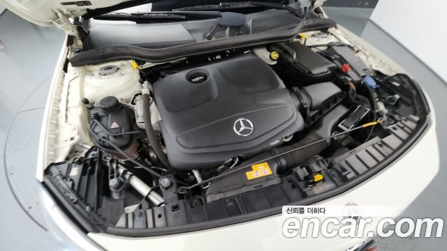 Mercedes-Benz GLA-Class GLA220