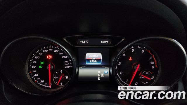 Mercedes-Benz GLA-Class GLA220