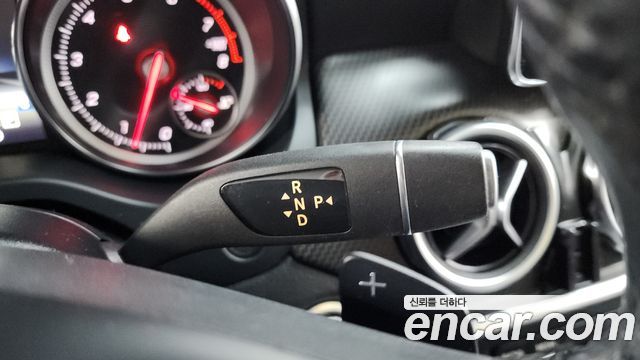 Mercedes-Benz GLA-Class GLA220