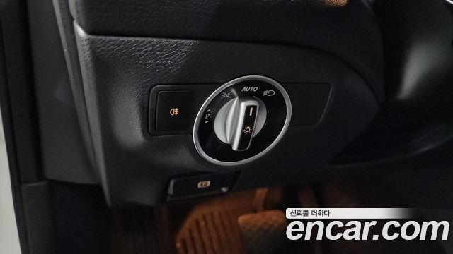 Mercedes-Benz GLA-Class GLA220