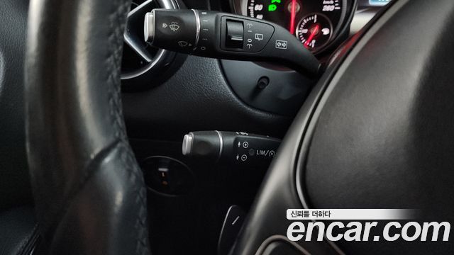 Mercedes-Benz GLA-Class GLA220