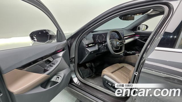 BMW 5-Series 520i