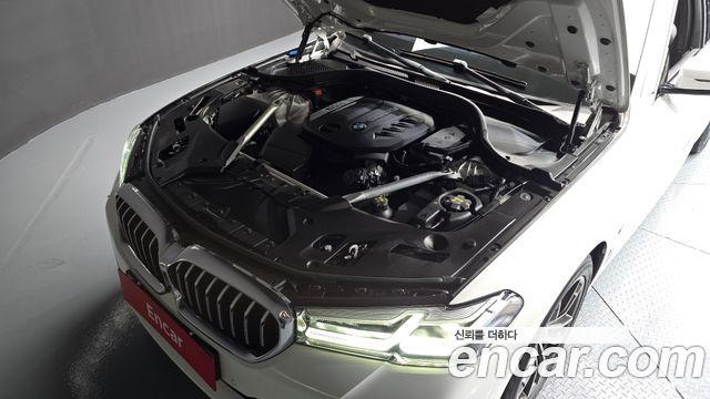 BMW 5-Series 523d M Sport
