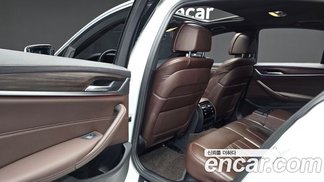 BMW 5-Series 523d M Sport