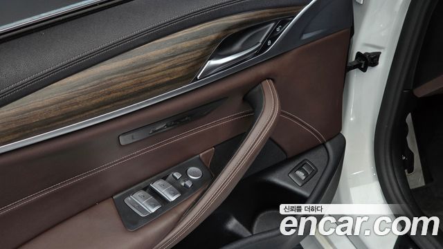 BMW 5-Series 523d M Sport