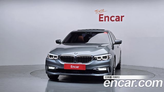 BMW 5-Series 520i Luxury