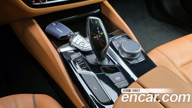 BMW 5-Series 520i Luxury