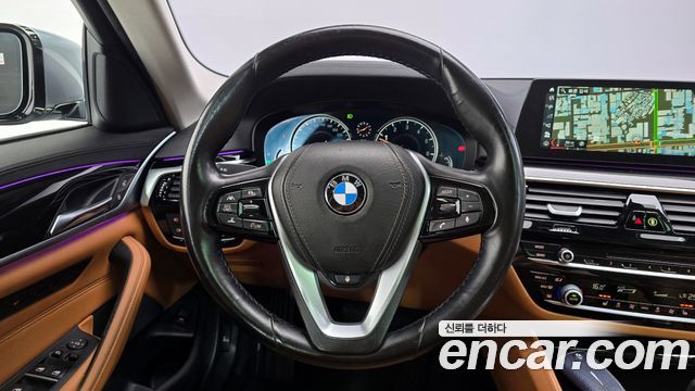 BMW 5-Series 520i Luxury