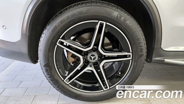 Mercedes-Benz GLC-Class GCL300 4MATIC Coupe
